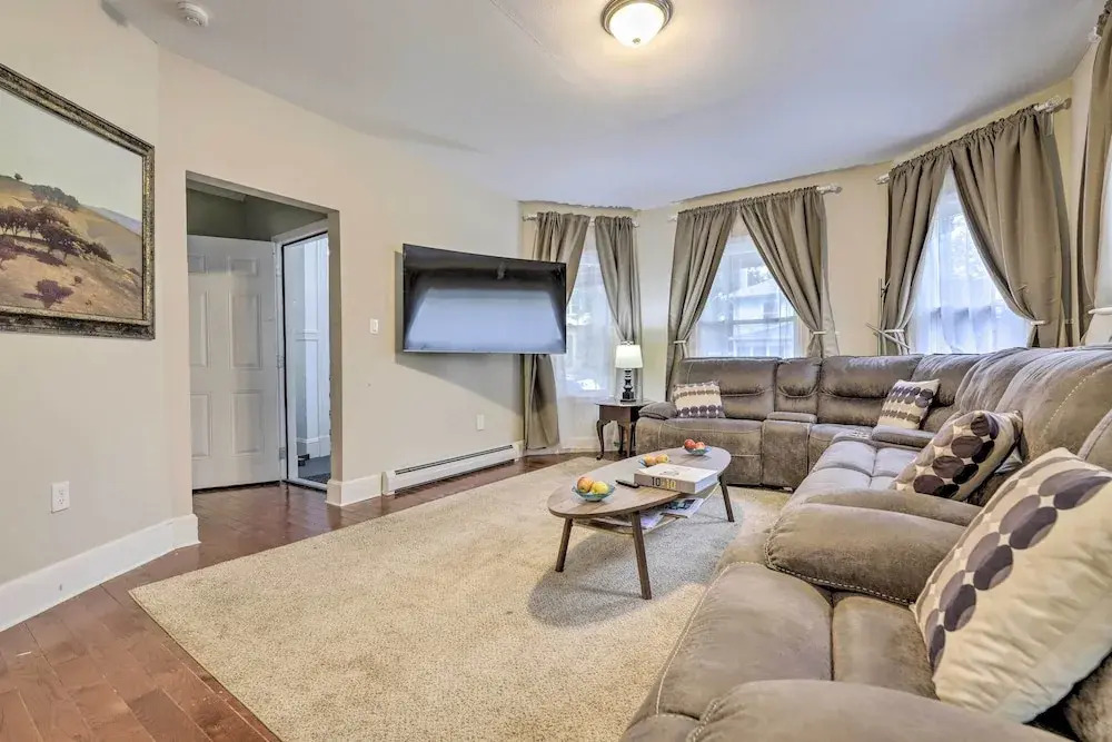 Cozy Springfield Apartment, Close to Parks!