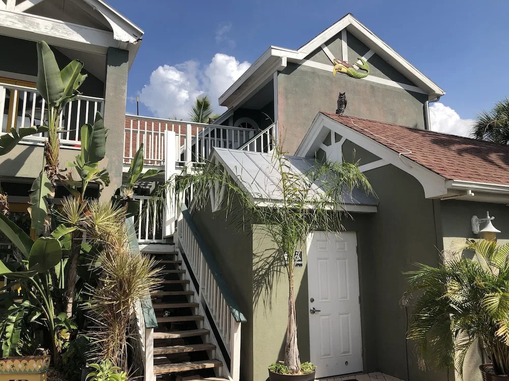 Sea Breeze Manor Inn