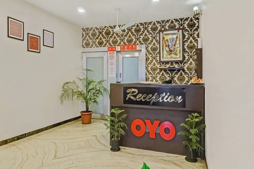OYO 23501 Log Inn Plaza