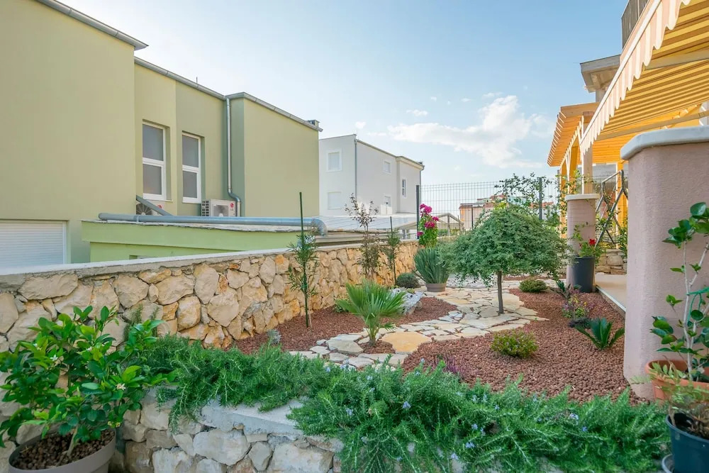 Apartment Beautiful garden