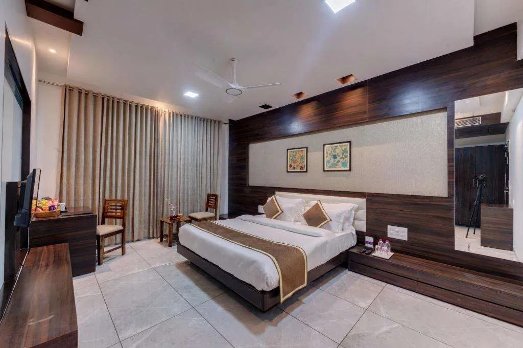 Click Hotel Suryaprakash