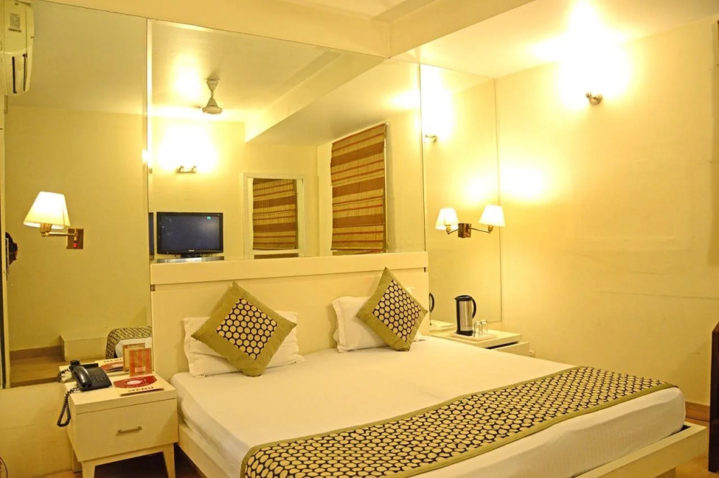 Hotel Ajanta Juhu near Juhu Beach