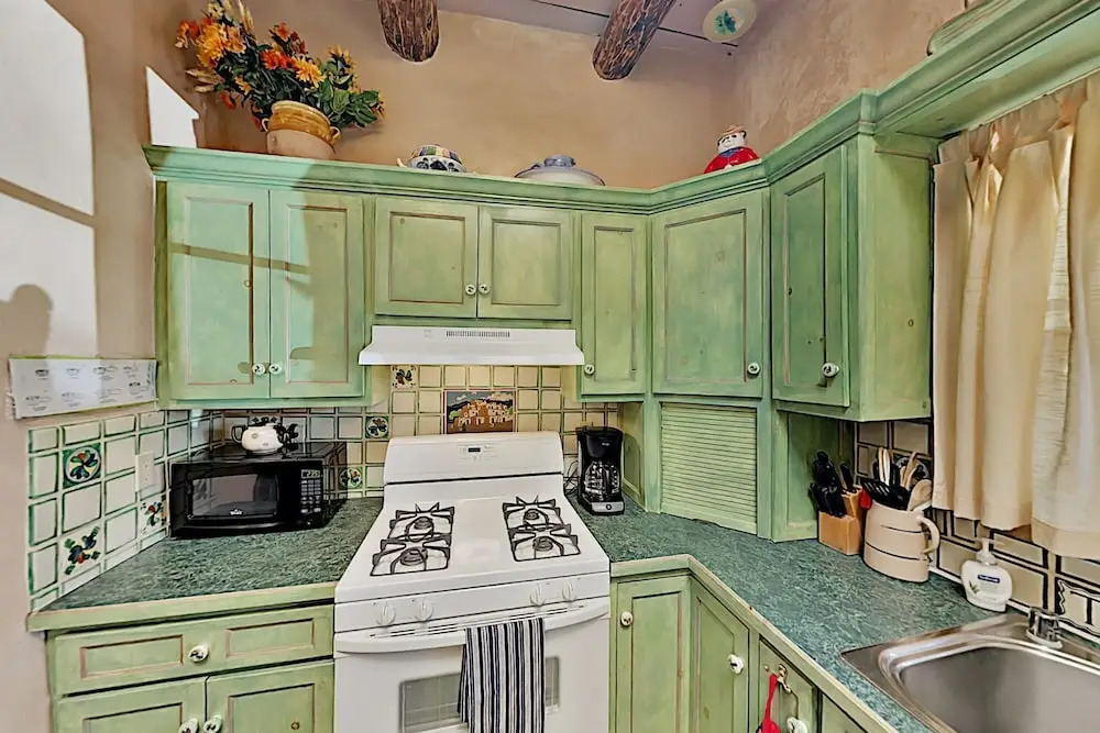 Steps To Plaza! 2 Downtown Casitas by Inger Jirby Duplex