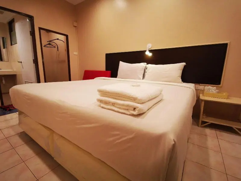 OYO 128 Kkinn South Pattaya Hotel
