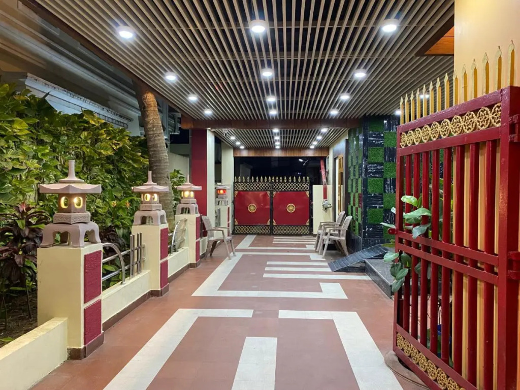 Hotel Lee Garden Near to Blue Flag Beach 500 Mtrs