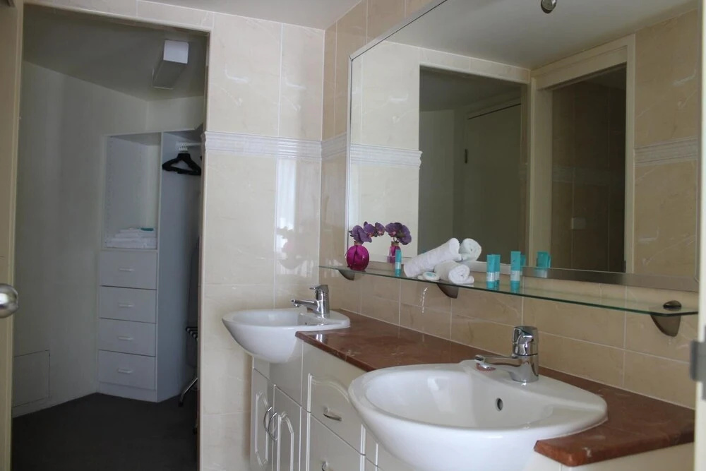 The Boathouse Resort Deluxe Apartments