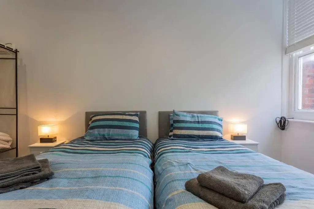 Spacious Central Chic Apartment - Simply Check In
