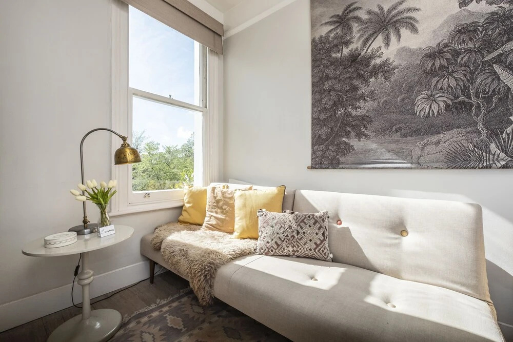 Stunning Colville Gardens Apartment - ADCT