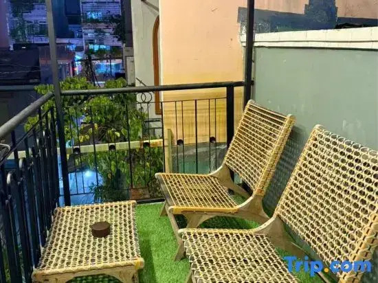 LYLAC Home Saigon COG - Tranquil City Center Wabi Sabi 3BR Townhouse in D1