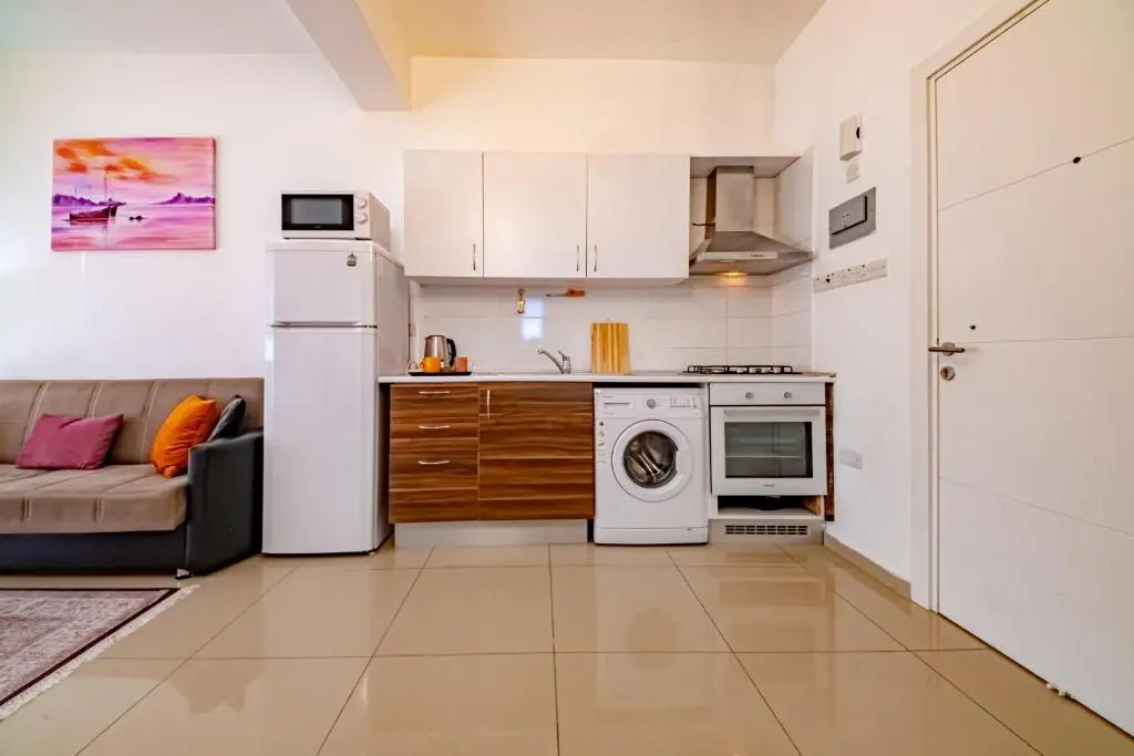 Luxury One-Bedroom Apartment with Private Garden Lukomorye E3