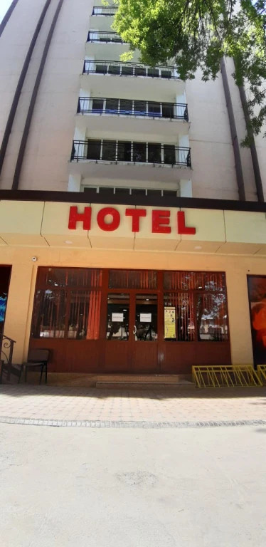 Hostel 27
