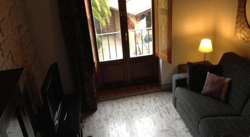 Apartamentos Rurales La Villa de Piedra