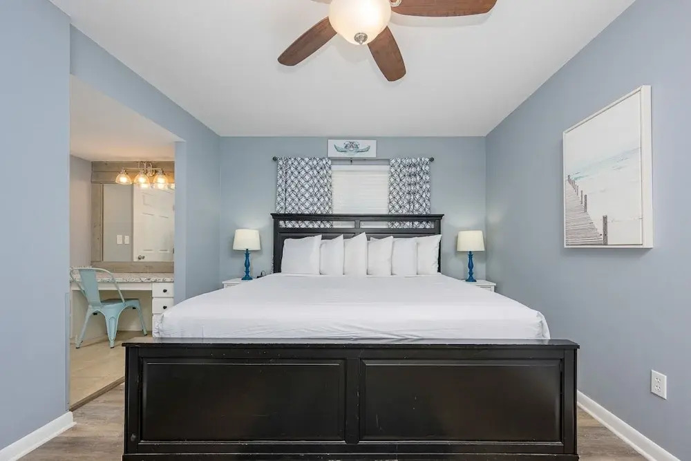 Mariner Lakes 40 2 Bedroom Condo