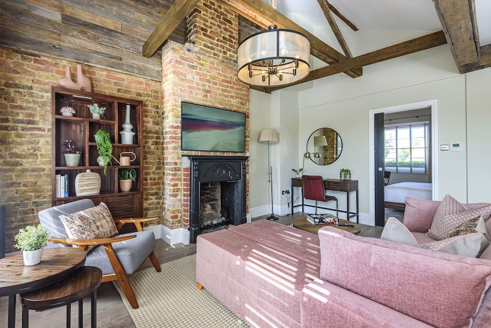 Oak & Poppy Apartments