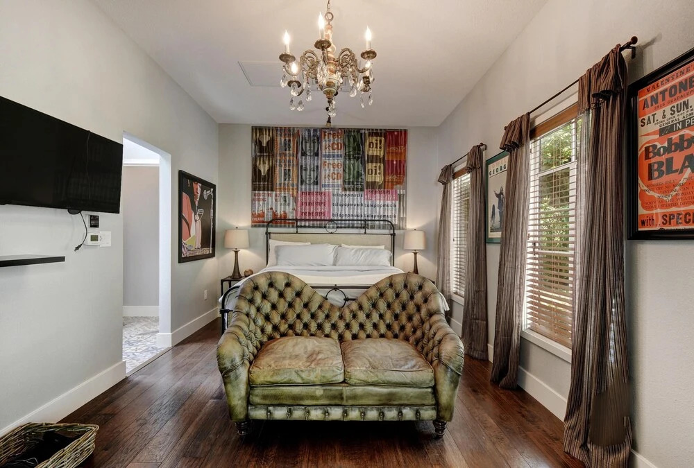 1606 Kenwood Ave Bungalow Bungalow