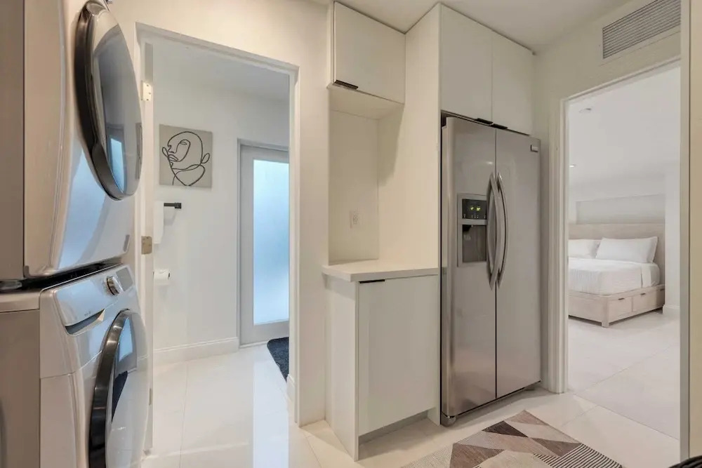 Luxury Waterfront Home w/ Pool, Hot Tub & Dock Near Las Olas Gulfstream