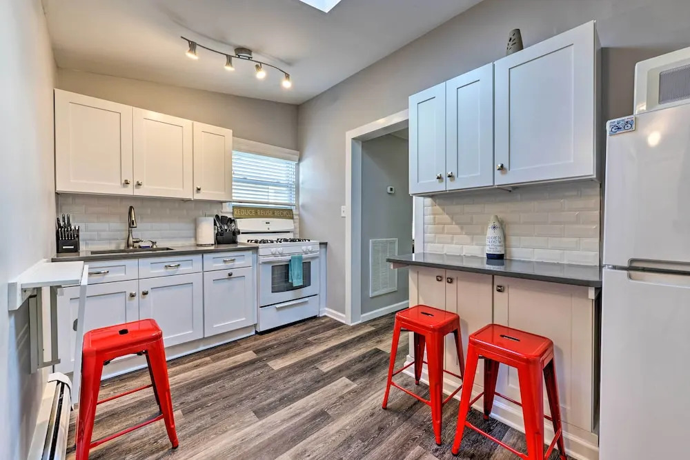 Gulf Coast Cottage - Walk to Beach & Boardwalk!