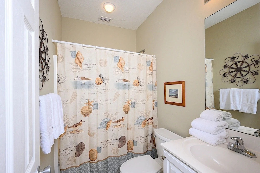 New Listing! Points Of View , Steps To Beach 6 Bedroom Home