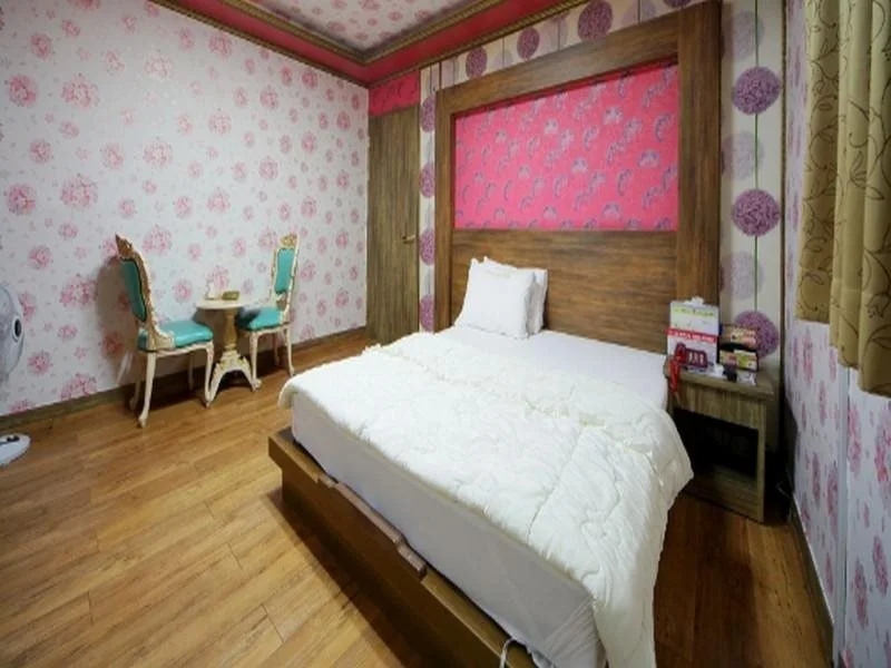 Cloud Inn Hotel