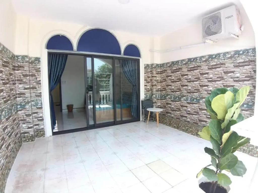 Xoài Xanh Hostel & Villa