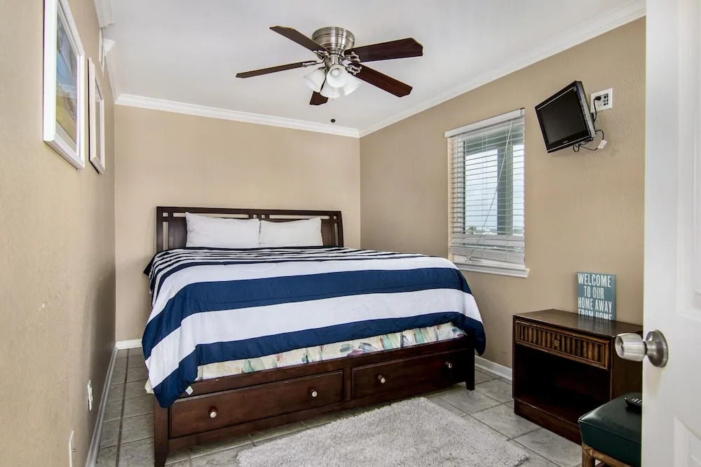 Seascape 2204 1 Bedroom 1 Bathroom Condo