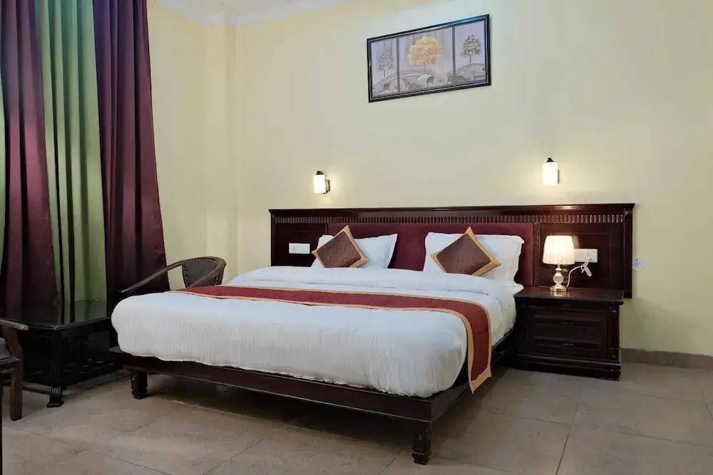 The Luv Hill Hotel And Cafe