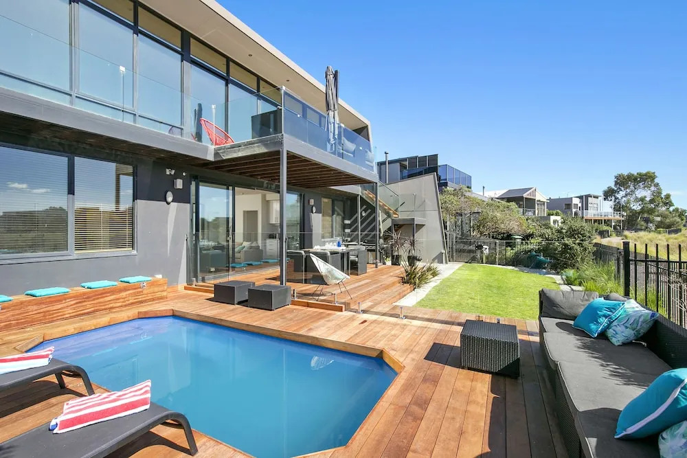 Fabulous Home With Swimming Pool