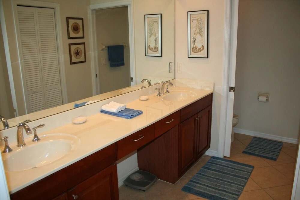 Bella Lago - Beautiful 3 BR Condo - Complex Pool and Fitness Room