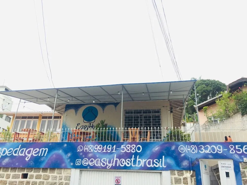 EasyHost Brasil