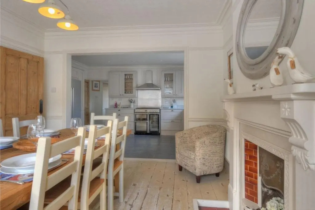 2 Hadleigh Villas