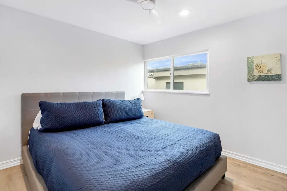 Sandy and Shelly by Avantstay Sleeps 18 Near Beach, Shops & Eateries Ocean Views + Patio