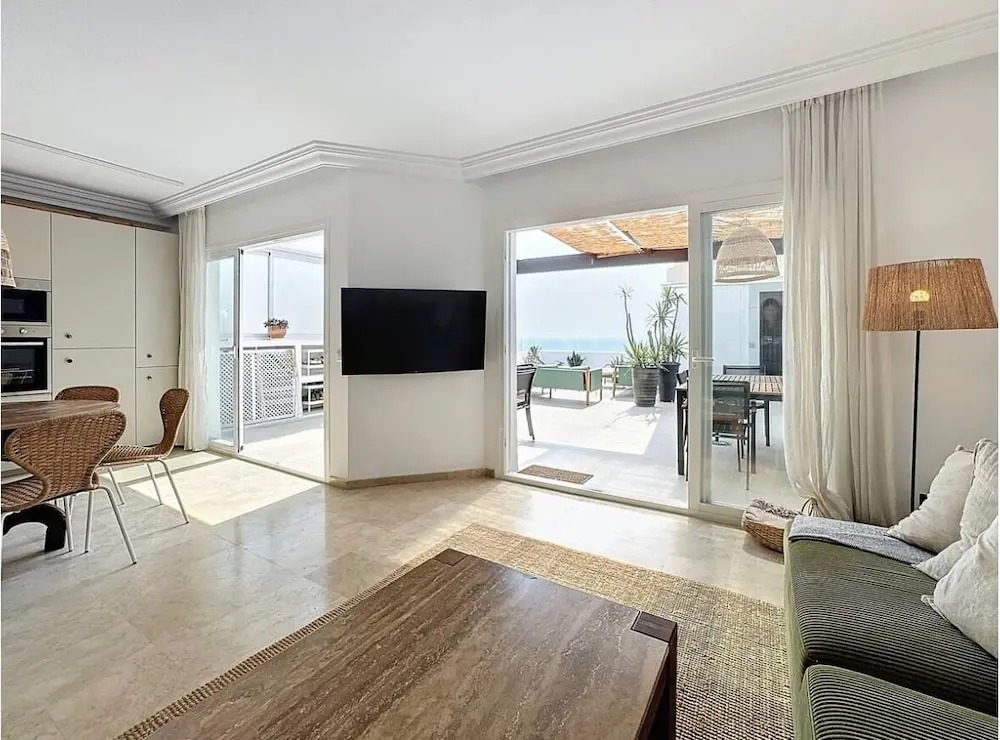 Mb.b53 - Beachfront Penthouse With Sea Views