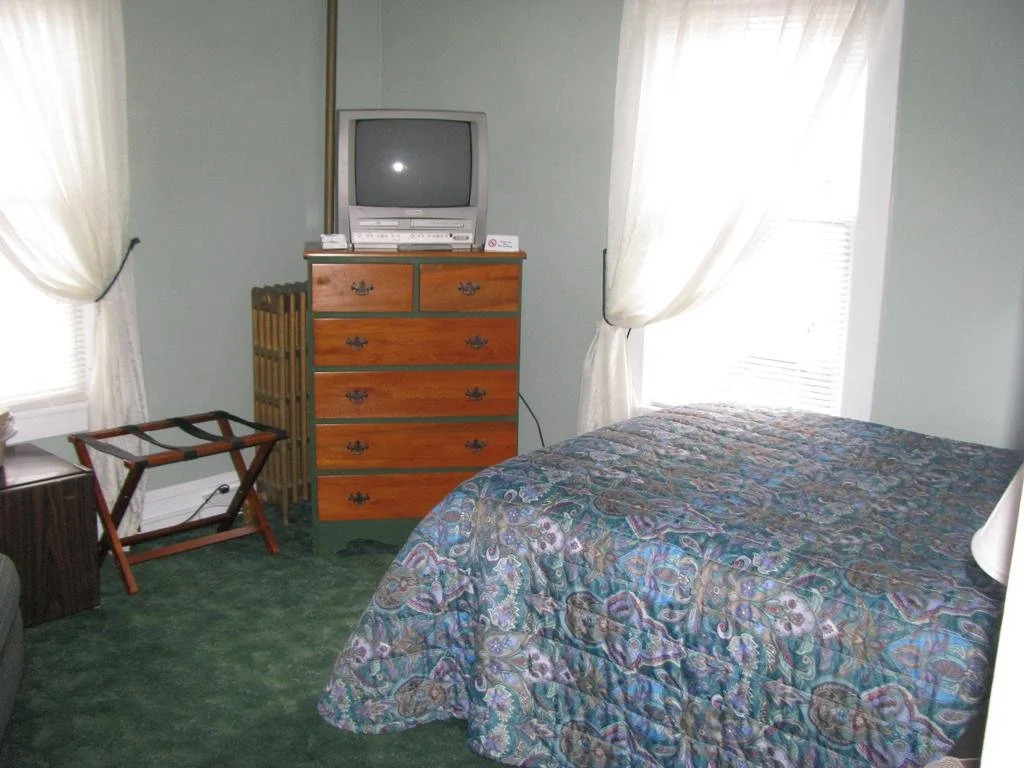 The Colonial Inn & Creamery