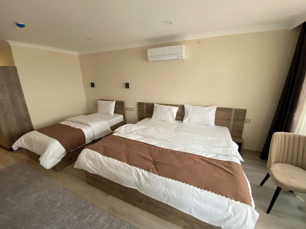 Rena Grand Residence & Suit