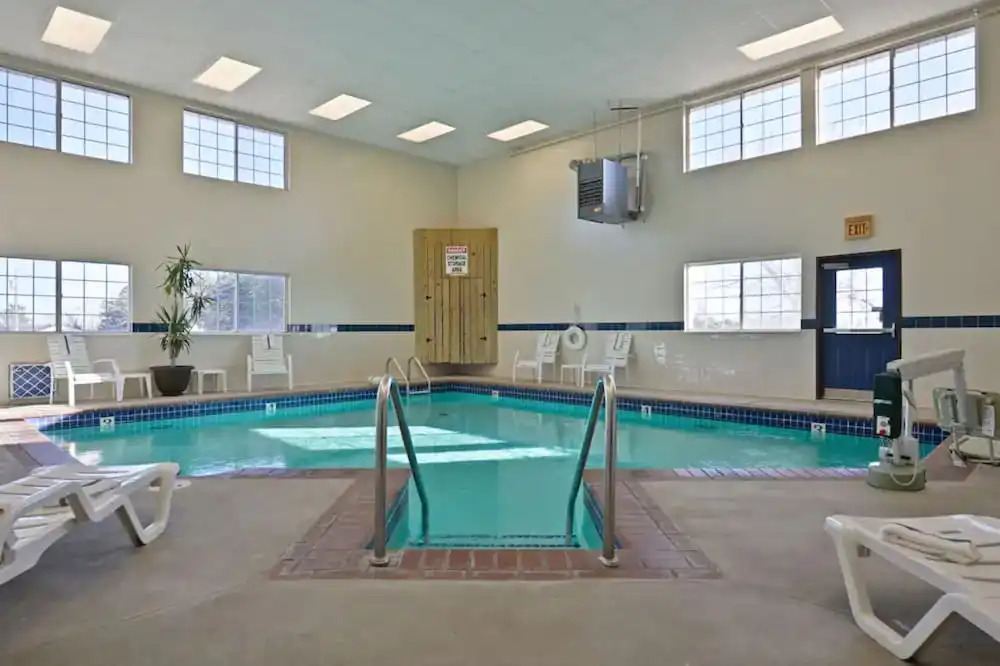 Econo Lodge Blackwell I 35