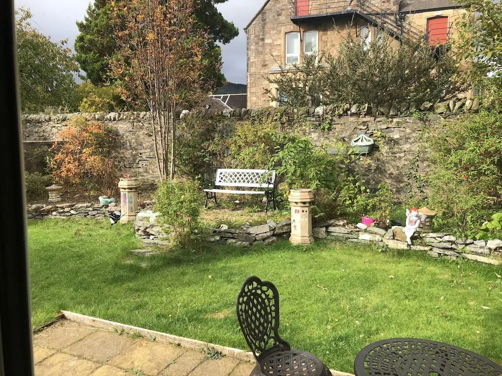 Homely Spacious Cottage in Central Location