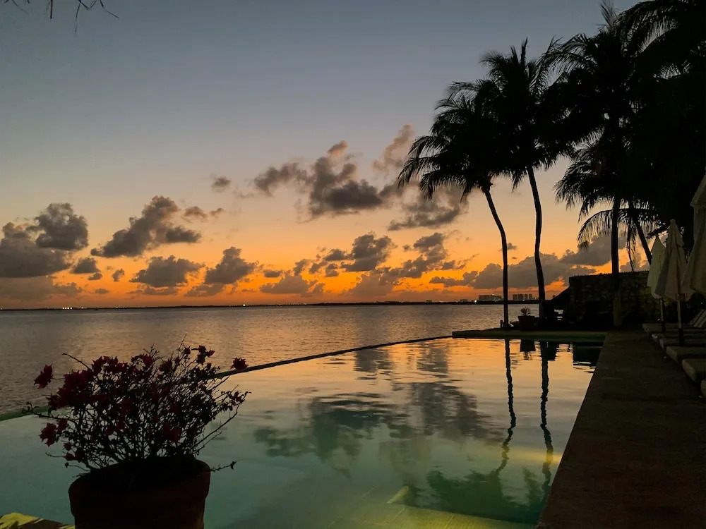 CT Apartments - Small Piece of Paradise