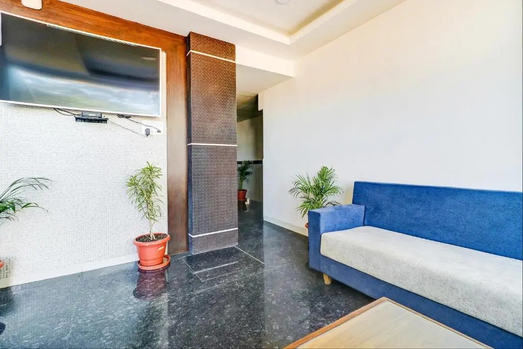 FabHotel Meera Palace