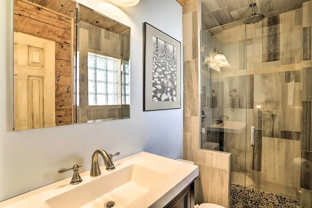 Tasteful Log Cabin Retreat on Lake Pagosa!