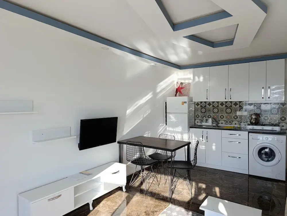 3 House Apart