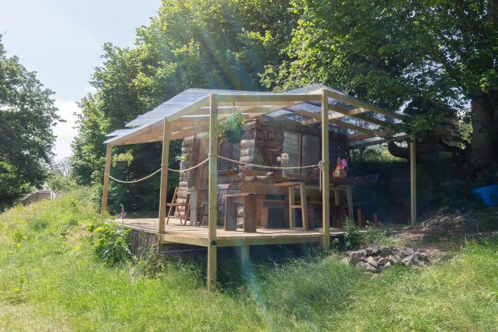 Wood Cabin & 4 Large Bell Tents - Hapus Hideaway