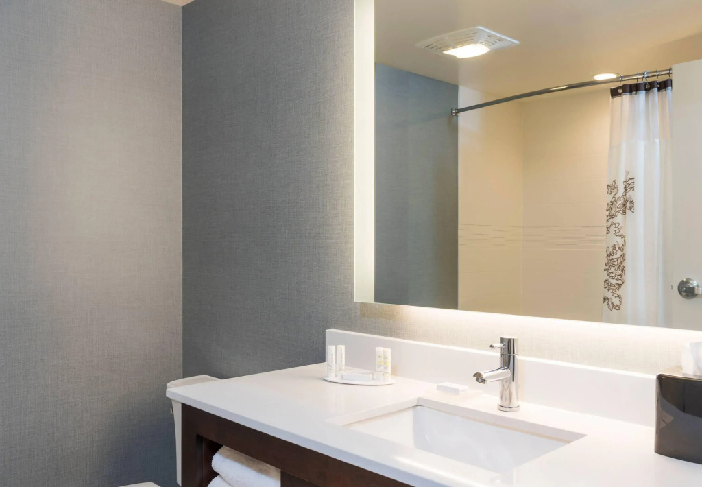 Residence Inn by Marriott Milwaukee West