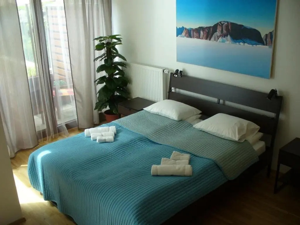 Garden apartment with garage in central Prague