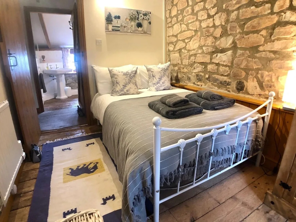 Somerset Country Escape - Luxury barns with hot tubs