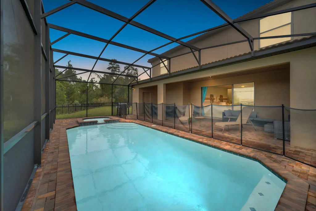 Brand New Luxury 9Br Villa With Lake View*Pool*Spa, Kissimmee, US
