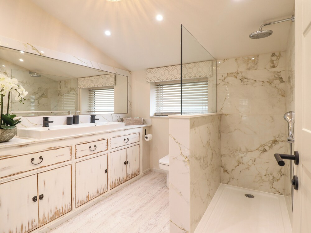6 Uppergate Street Rose Cottage