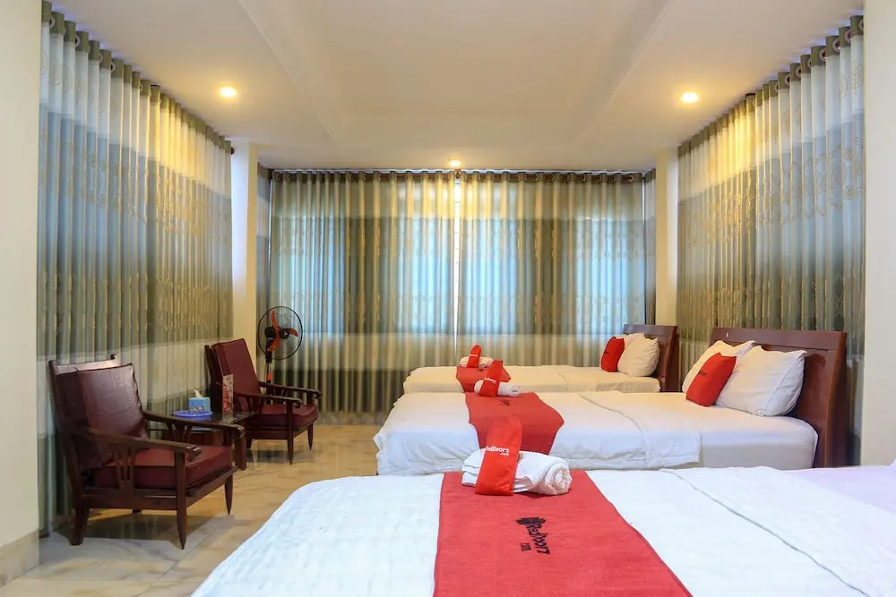 RedDoorz Plus  Dong Den Street