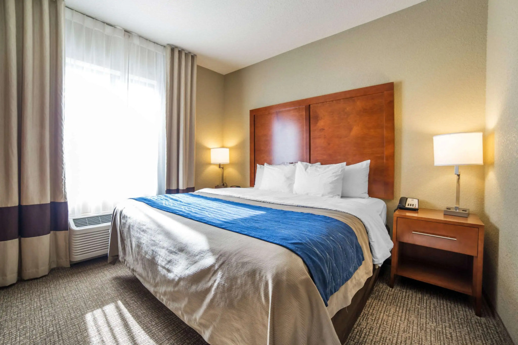 Comfort Inn & Suites