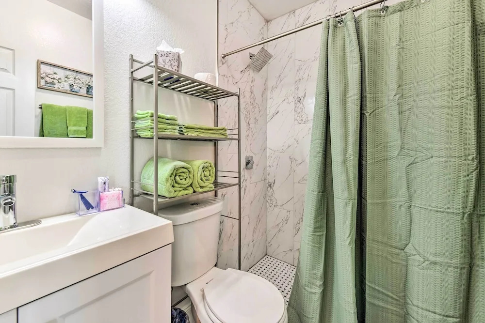 Bright, Pet-friendly Retreat in Avon Park