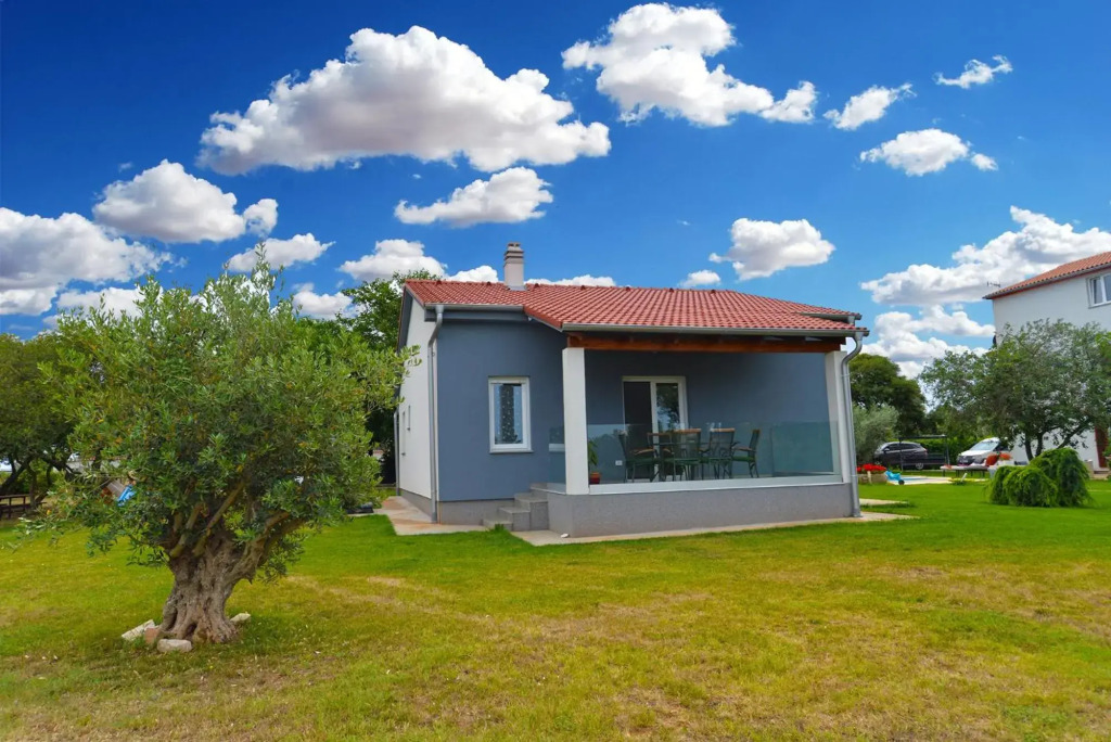 House Mirna 2177